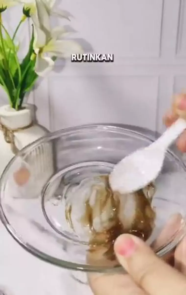 Trik atasi ketiak bau dan hitam pakai pasta gigi dicampur 2 bahan alami Berbagai sumber