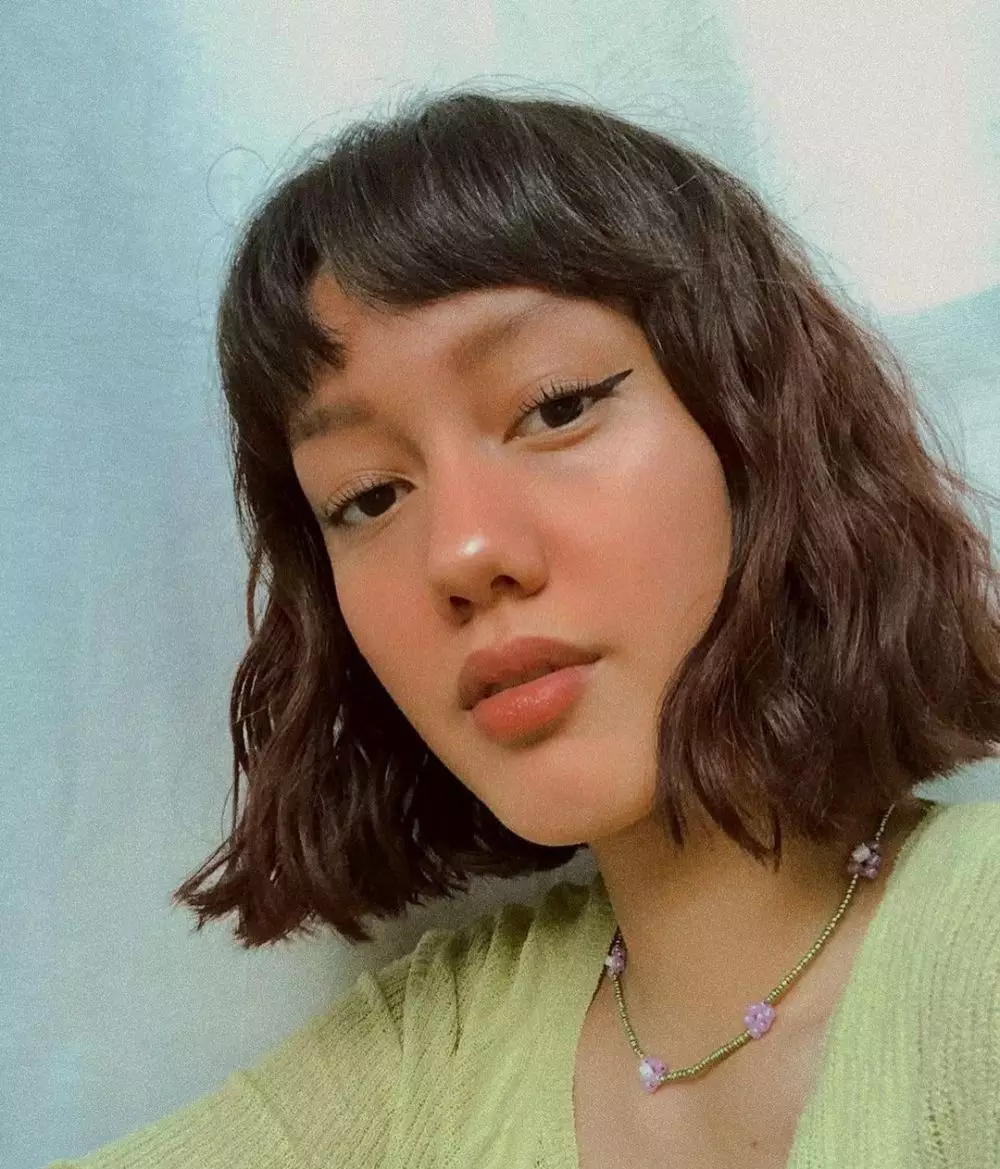 9 Gaya makeup Nabila Sudiro dengan riasan natural-fresh Berbagai sumber 9 Gaya makeup Nabila Sudiro dengan riasan natural-fresh Berbagai sumber