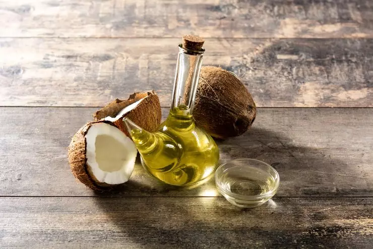 virgin coconut oil untuk rambut © 2024 freepik.com virgin coconut oil untuk rambut © 2024 freepik.com