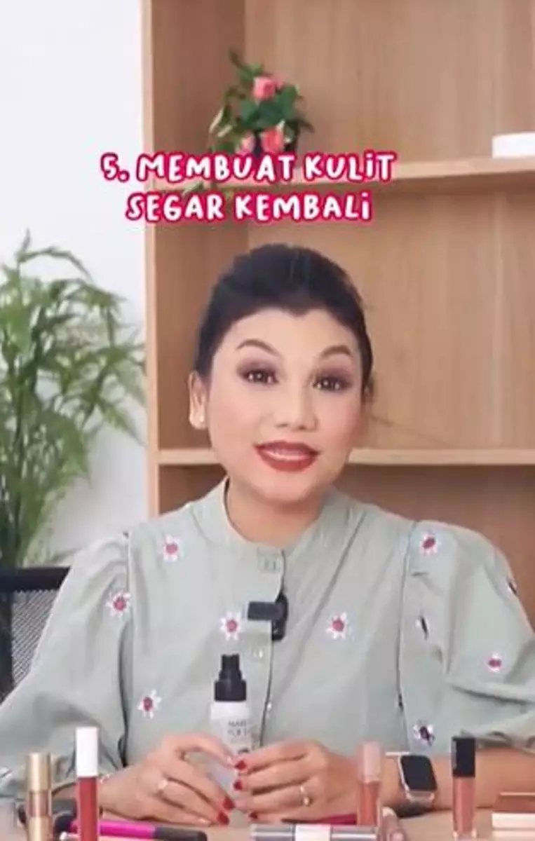 Fungsi setting spray untuk maksimalkan makeup selain mengunci riasan TikTok Fungsi setting spray untuk maksimalkan makeup selain mengunci riasan TikTok
