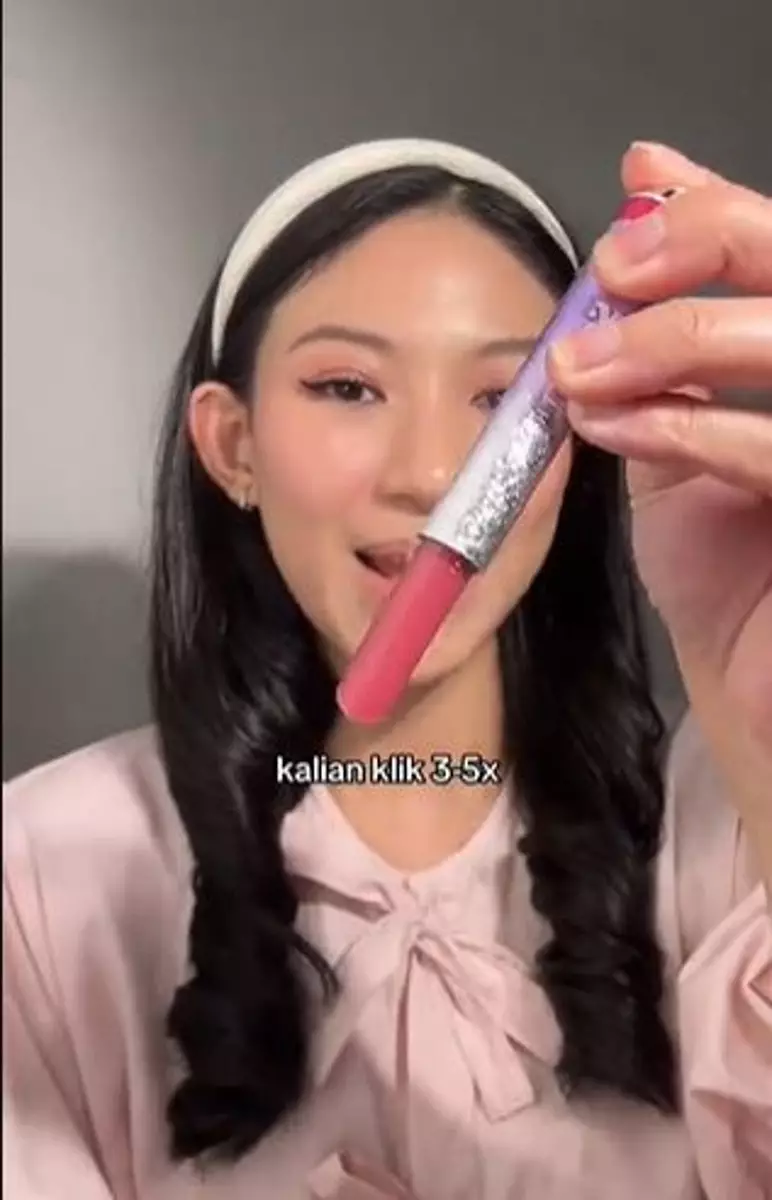 Review Somethinc Ceraplump tinted lip balm yang dibekali SPF 25 TikTok Review Somethinc Ceraplump tinted lip balm yang dibekali SPF 25 TikTok