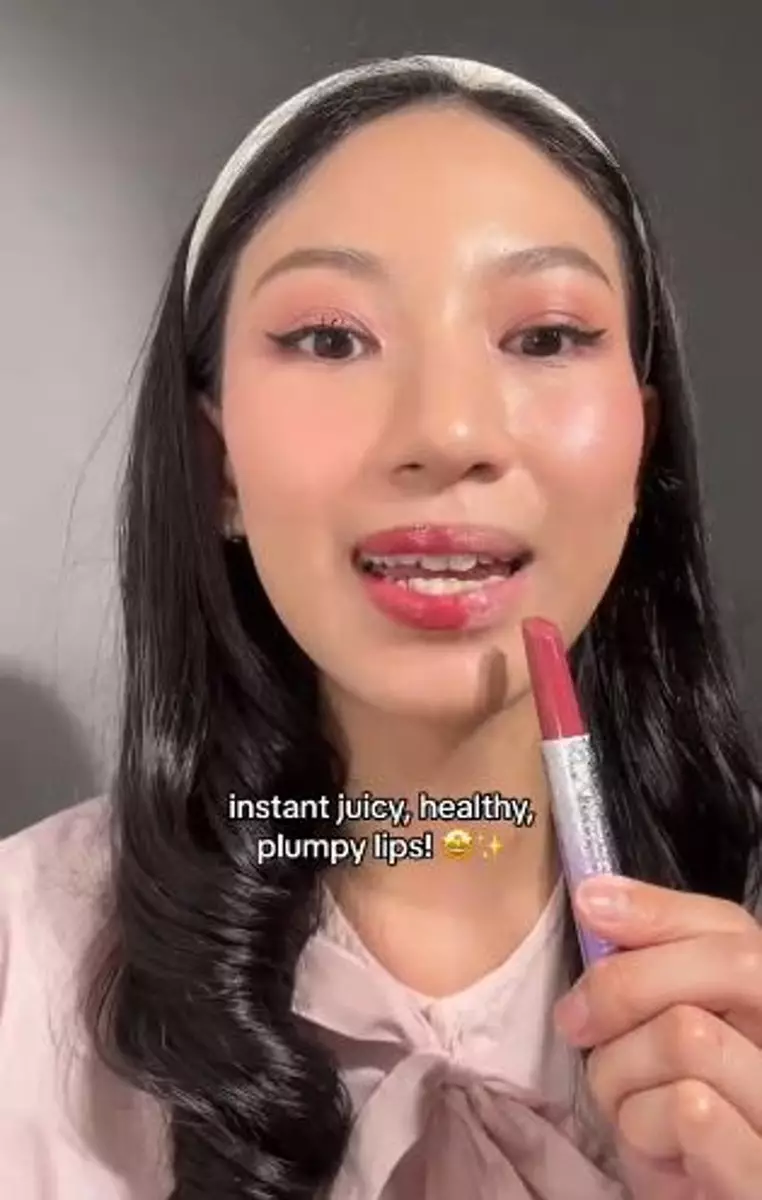 Review Somethinc Ceraplump tinted lip balm yang dibekali SPF 25 TikTok Review Somethinc Ceraplump tinted lip balm yang dibekali SPF 25 TikTok