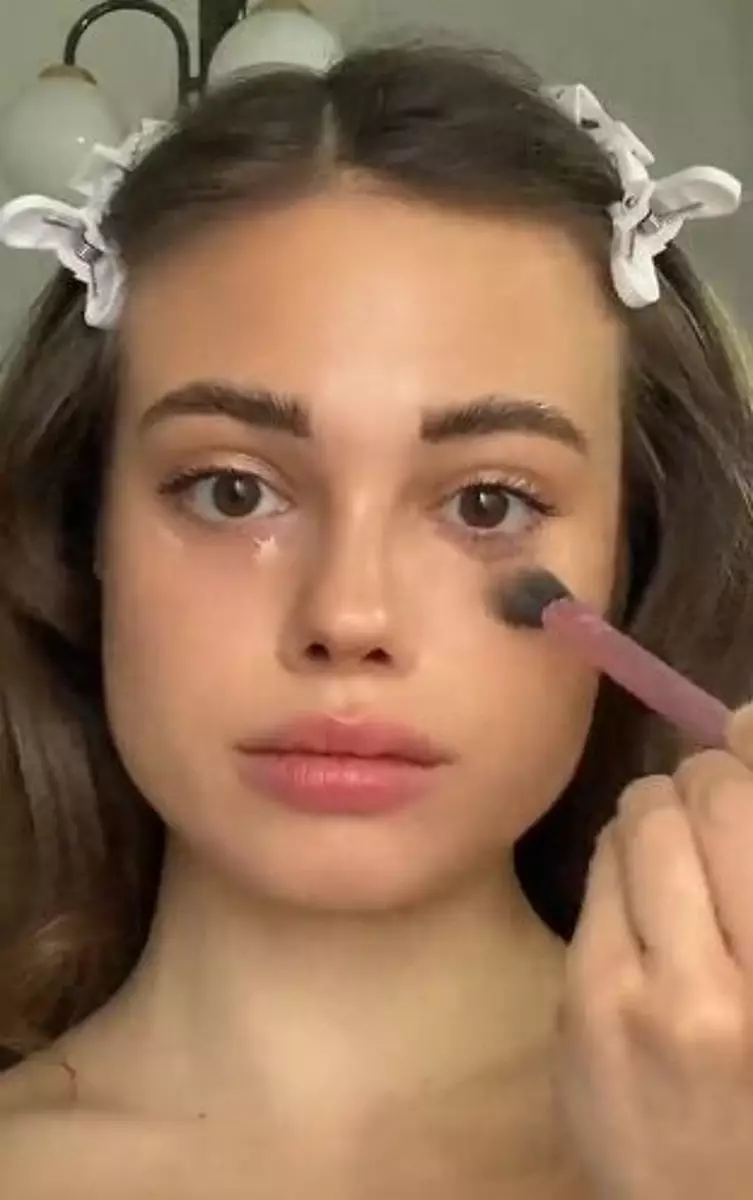 Trik atasi dark circle tanpa bikin riasan crack pakai 1 produk pelembap TikTok