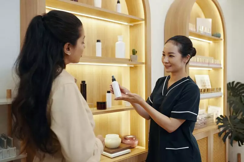 cara memilih skincare untuk ibu hamil © 2024 freepik.com cara memilih skincare untuk ibu hamil © 2024 freepik.com