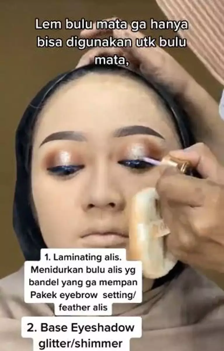 Fungsi lain lem bulu mata untuk mempermudah proses makeup Berbagai sumber