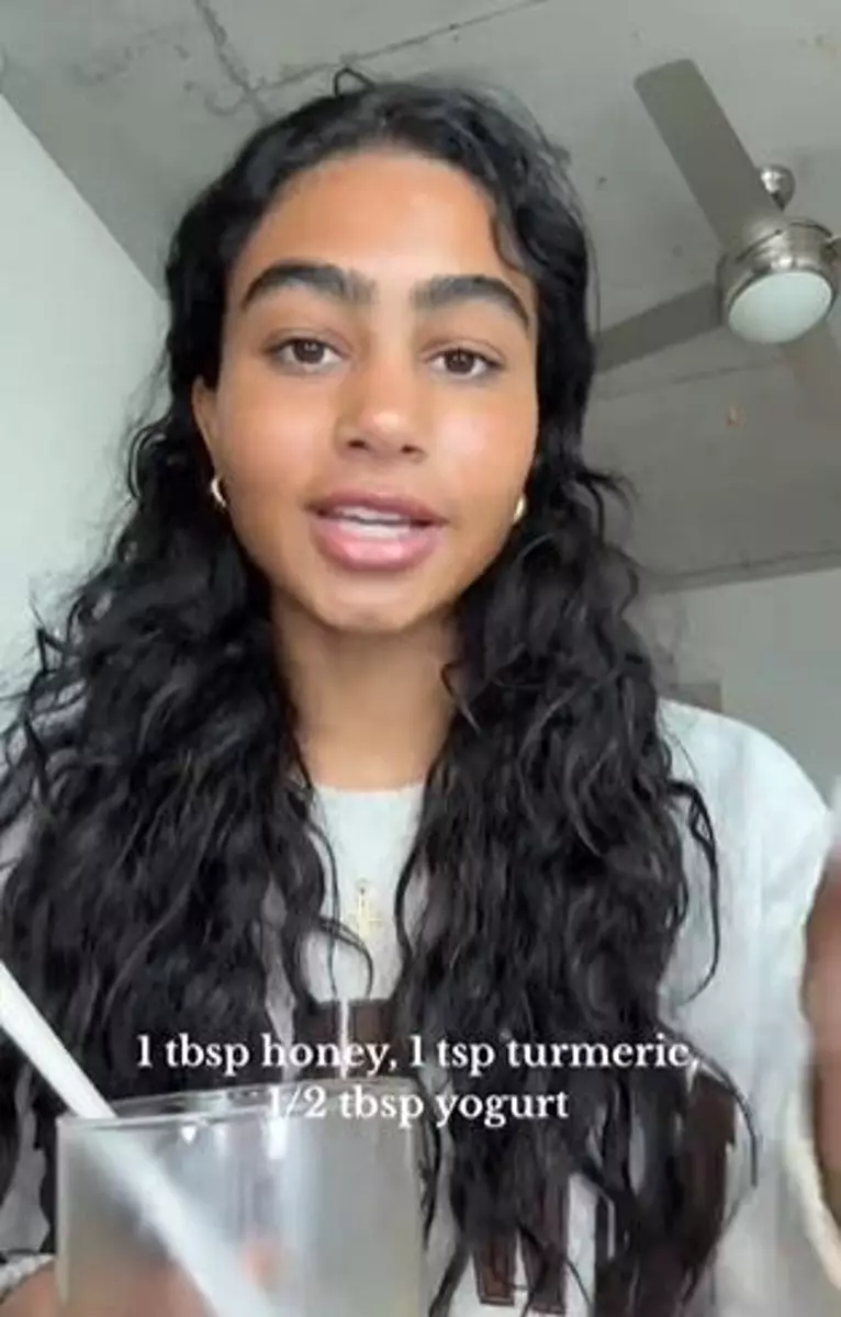 Kombinasi kunyit bubuk dan 2 bahan alami bisa pudarkan bekas jerawat Berbagai sumber