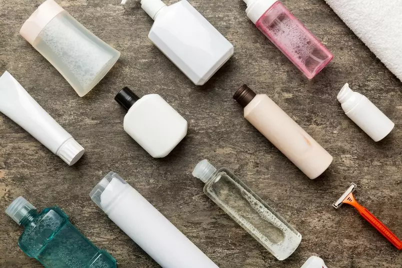 botol skincare © 2024 freepik.com botol skincare © 2024 freepik.com