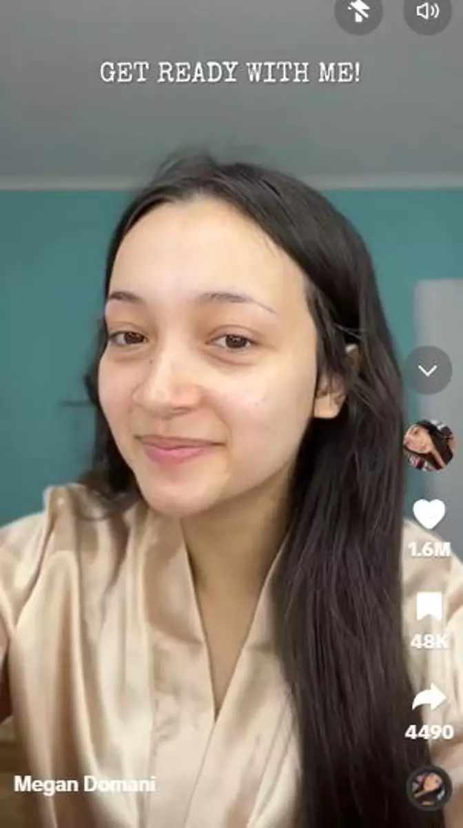 Tutorial clean girl makeup Megan Domani yang tampak fresh TikTok