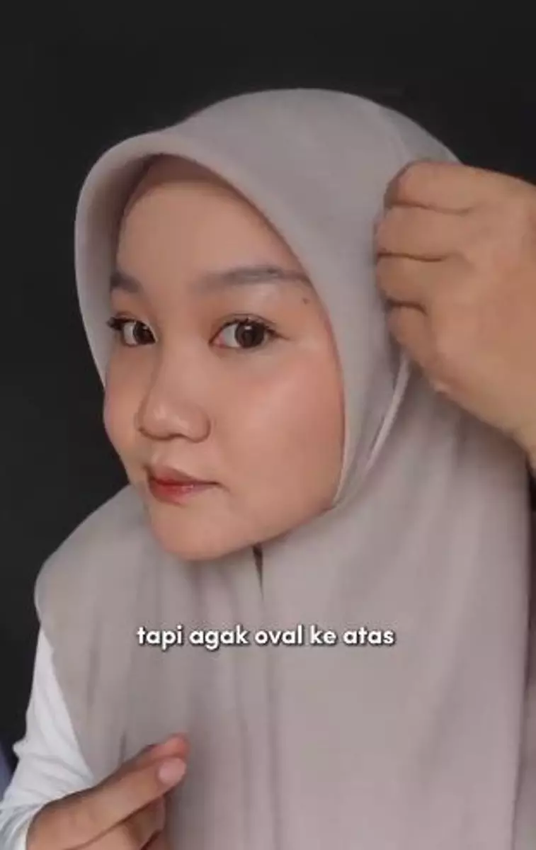 Trik samarkan pipi chubby saat pakai hijab agar wajah tampak lonjong TikTok