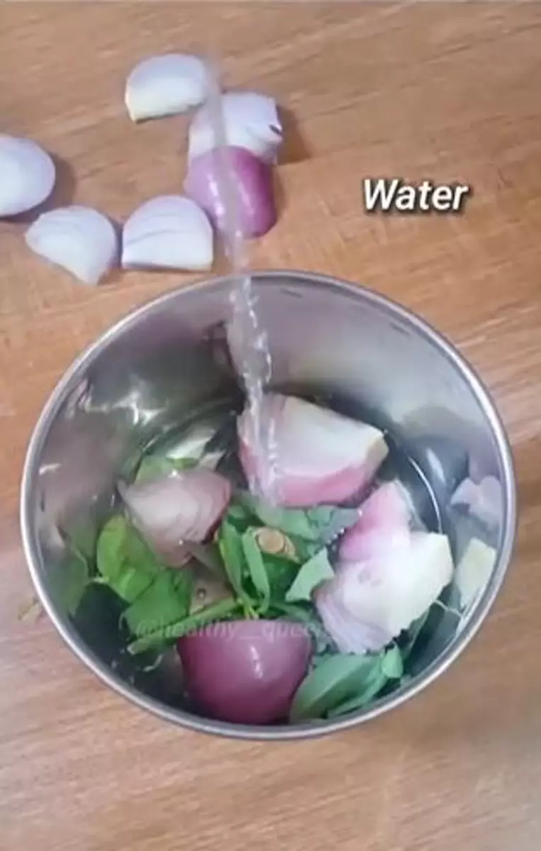 Kombinasi bawang merah dan 1 jenis daun bisa mengurangi kerontokan rambut Berbagai sumber