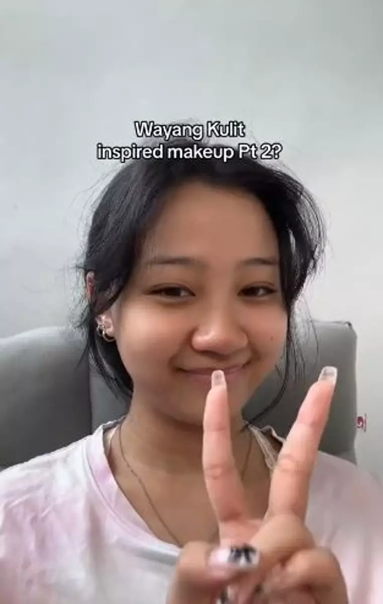 Transformasi cewek rias wajah jadi tokoh wayang Srikandi TikTok Transformasi cewek rias wajah jadi tokoh wayang Srikandi TikTok