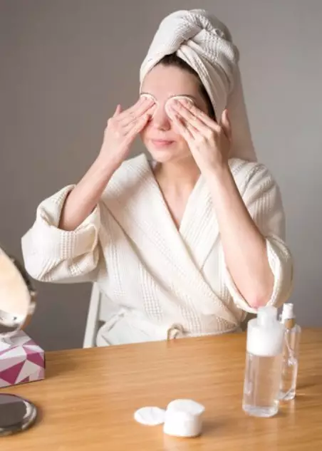 skincare yang paling penting remaja © 2024 freepik.com