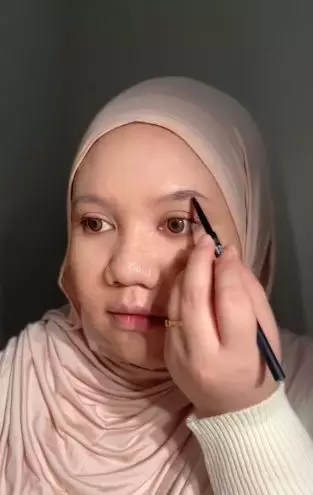 Transformasi makeup cewek wajah kemerahan penuh jerawat hasilnya auto mulus TikTok Transformasi makeup cewek wajah kemerahan penuh jerawat hasilnya auto mulus TikTok