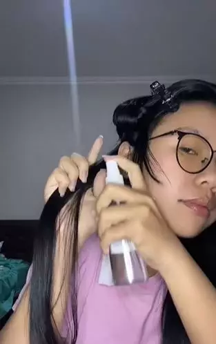 Trik keriting rambut bak curly di salon cuma andalkan barang bekas TikTok Trik keriting rambut bak curly di salon cuma andalkan barang bekas TikTok