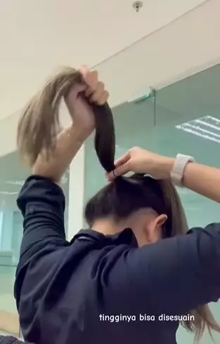 Trik styling ponytail hair di rambut panjang yang rapi & nggak gampang turun TikTok Trik styling ponytail hair di rambut panjang yang rapi & nggak gampang turun TikTok