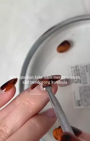 Trik lepaskan fake nails tanpa merusak kuku andalkan 1 produk bayi Berbagai sumber