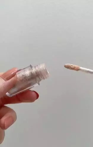 Trik atasi liquid eyeshadow kering cuma andalkan 1 cairan khusus TikTok