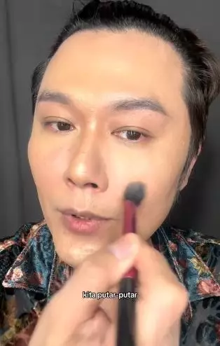 Retouch makeup di wajah super beminyak agar tetap halus anticakey TikTok