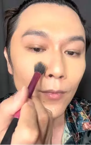 Retouch makeup di wajah super beminyak agar tetap halus anticakey TikTok