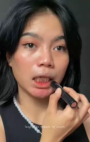 Trik bikin ombre lips tanpa bikin bibir kering dan tampak nge-crack TikTok