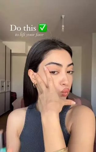 Trik aplikasikan kontur untuk beri efek face lifting natural TikTok