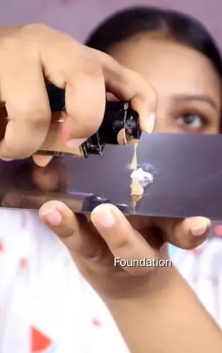Trik pakai foundation agar hasilnya anticrack dan auto flawless di kulit kering TikTok Trik pakai foundation agar hasilnya anticrack dan auto flawless di kulit kering TikTok