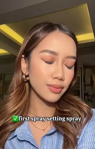 Trik aplikasikan highlighter yang tepat agar hasilnya glowing alami TikTok Trik aplikasikan highlighter yang tepat agar hasilnya glowing alami TikTok