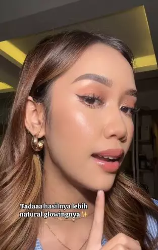 Trik aplikasikan highlighter yang tepat agar hasilnya glowing alami TikTok Trik aplikasikan highlighter yang tepat agar hasilnya glowing alami TikTok
