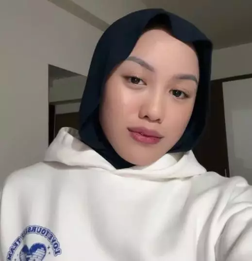 Tranformasi makeup Lolly dari remaja hingga kini Berbagai sumber