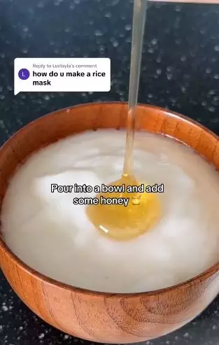 Campuran madu dan beras bisa bikin wajah auto glowing antikusam Berbagai sumber Campuran madu dan beras bisa bikin wajah auto glowing antikusam Berbagai sumber