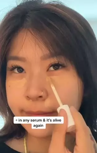 Trik atasi concealer habis atau kering cuma andalkan 1 produk skincare TikTok
