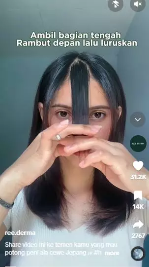 Trik potong poni ala cewek Jepang cuma perlu 4 langkah TikTok Trik potong poni ala cewek Jepang cuma perlu 4 langkah TikTok