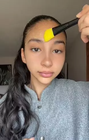 Kombinasi madu dan bahan dapur bisa atasi beruntusan di dahi Berbagai sumber