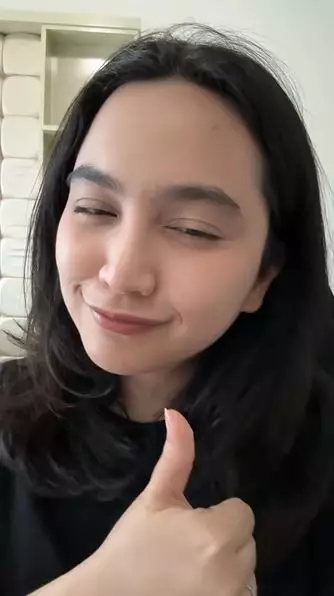 Trik makeup super simpel Rachel Amanda pakai blush on Rp60 ribuan Instagram Trik makeup super simpel Rachel Amanda pakai blush on Rp60 ribuan Instagram