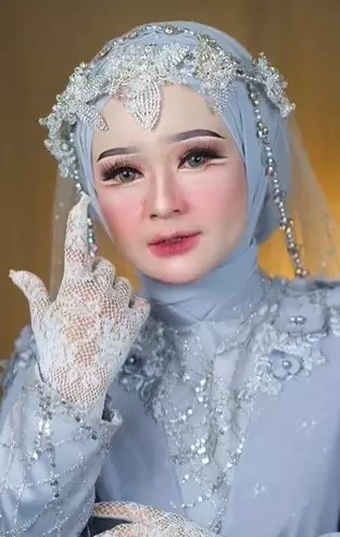 Transformasi wanita wajah penuh flek hitam dirias pengantin bak beda orang TikTok