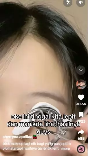 Trik jepit bulu mata agar lentik tahan lama pakai 1 alat pembersih TikTok