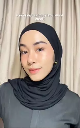 Mengenal drench technique setting spray bikin makeup flawless TikTok Mengenal drench technique setting spray bikin makeup flawless TikTok