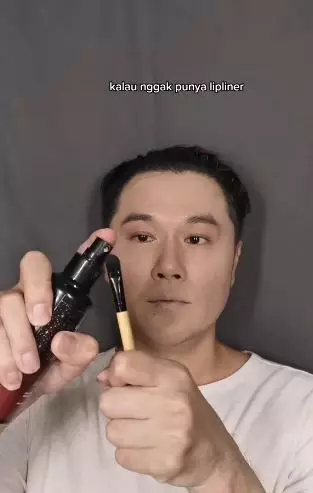 Fungsi lain eyeshadow guna mempercantik riasan bibir TikTok