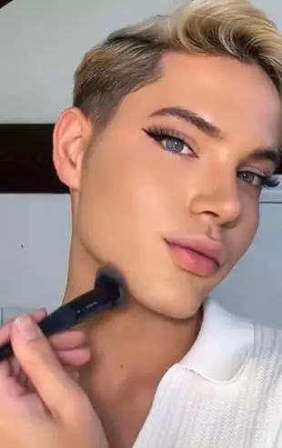 Trik mixing foundation untuk oily skin agar riasan awet seharian TikTok Trik mixing foundation untuk oily skin agar riasan awet seharian TikTok