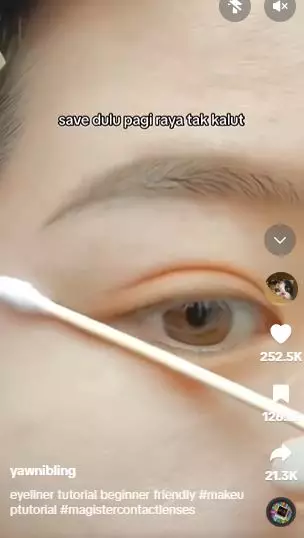 Trik pakai eyeliner tipis ala idol K-Pop cuma andalkan 1 alat pembersih TikTok Trik pakai eyeliner tipis ala idol K-Pop cuma andalkan 1 alat pembersih TikTok
