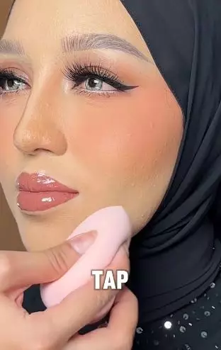 Trik retouch makeup akibat kecoret eyeliner sat set cuma 4 langkah TikTok Trik retouch makeup akibat kecoret eyeliner sat set cuma 4 langkah TikTok