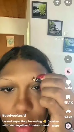 Cewek pakai alat nyeleneh untuk gambar alis TikTok