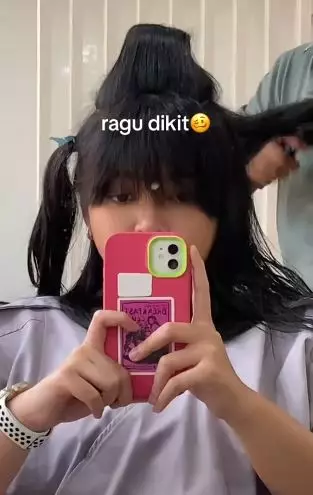 Cewek iseng potong rambut di salon pinggir jalan hasilnya di luar dugaan TikTok Cewek iseng potong rambut di salon pinggir jalan hasilnya di luar dugaan TikTok
