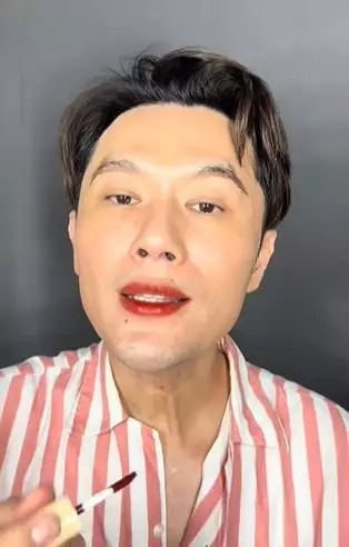 Trik bikin pemakaian liptint tahan lama hingga 2 hari TikTok