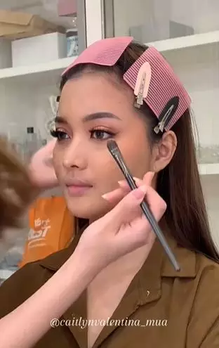 Transformasi makeup cewek wajah breakout kemerahan dirias ala Thailand Look TikTok