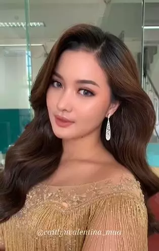 Transformasi makeup cewek wajah breakout kemerahan dirias ala Thailand Look TikTok