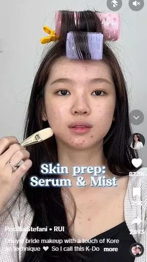 Transformasi cewek dengan wajah bekas jerawat dirias ala Korean Look TikTok