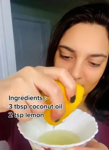 Coconut oil dicampur 1 jenis buah bisa atasi ketombe dalam sekali pakai Berbagai sumber