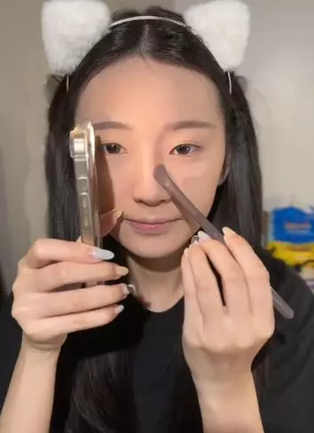 Trik pakai kontur hidung agar hasilnya natural andalkan 1 alat tak terduga TikTok