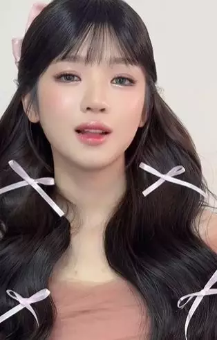 Transformasi cewek dark spot di wajah dirias clear makeup mirip Tiara Andini TikTok